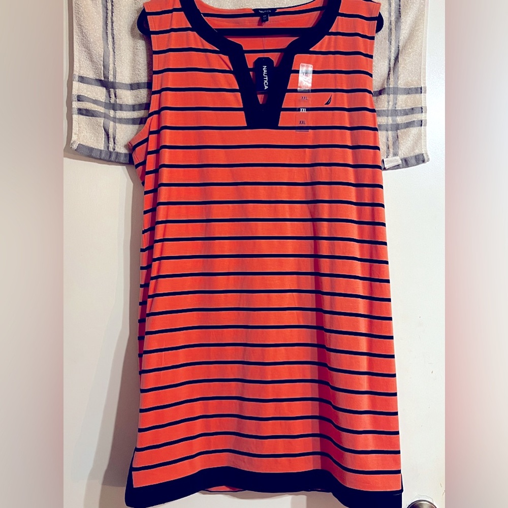 ☀️ Dress for the cool 😎 water vibe kind of day! XXL Nautica Pale Coral